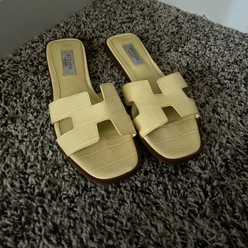 Steve Madden Hadyn Sandal